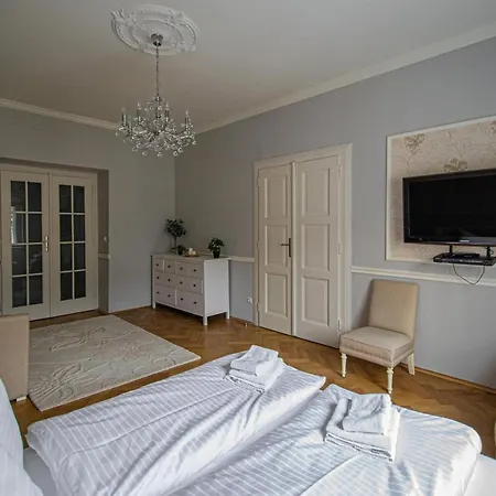 Luxury Central 150M2 Apartment On Wencelas Square With Private Garage Prague Exterior photo