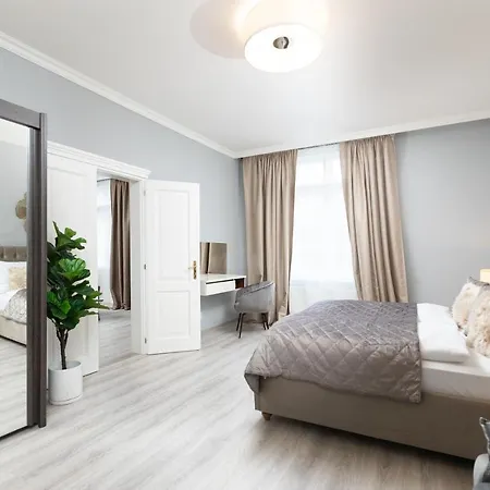 Luxury Central 150M2 Apartment On Wencelas Square With Private Garage Prague Exterior photo