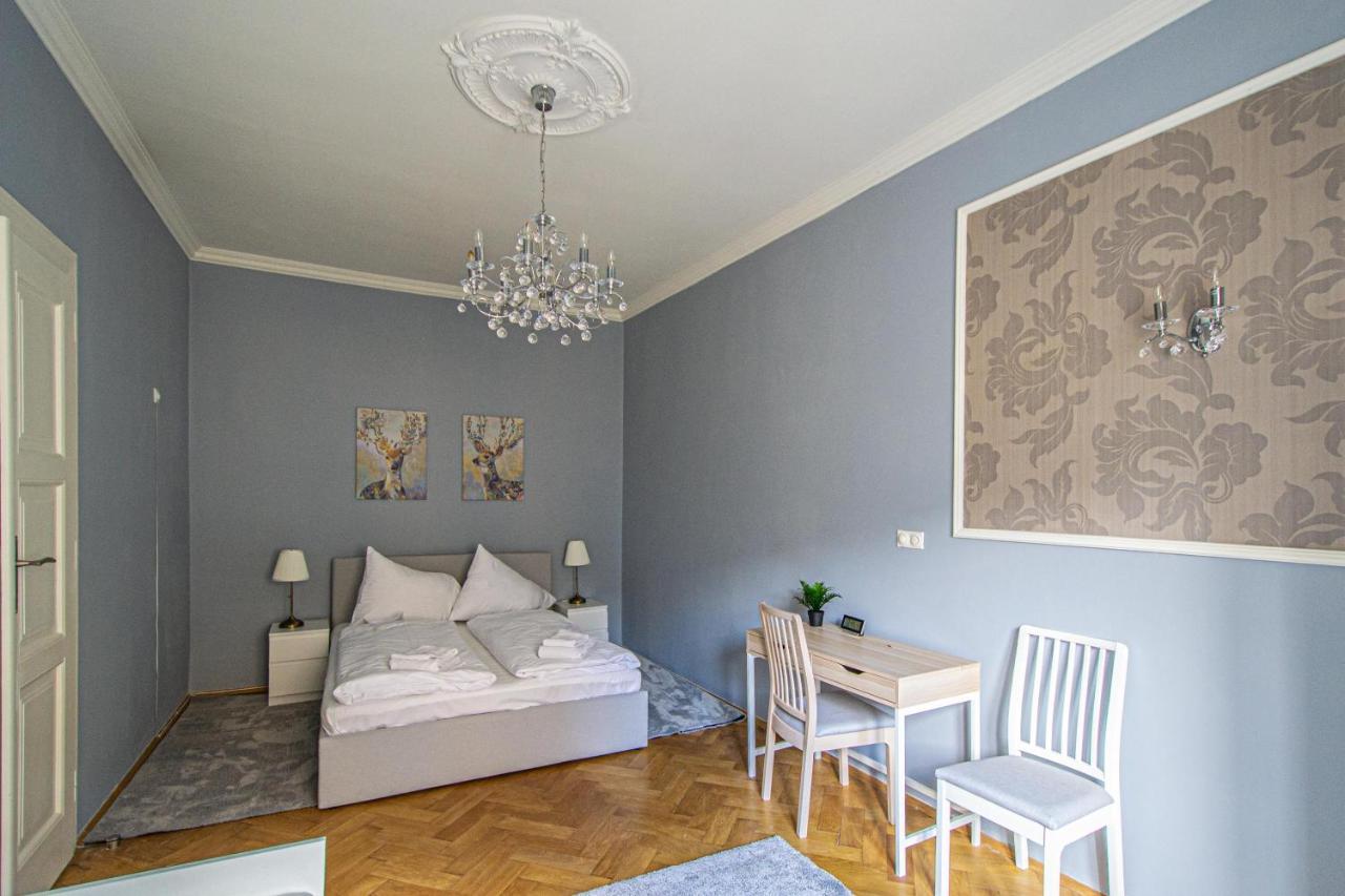 Appartement Luxury 150m2 On Wencelas Square With Private Garage *