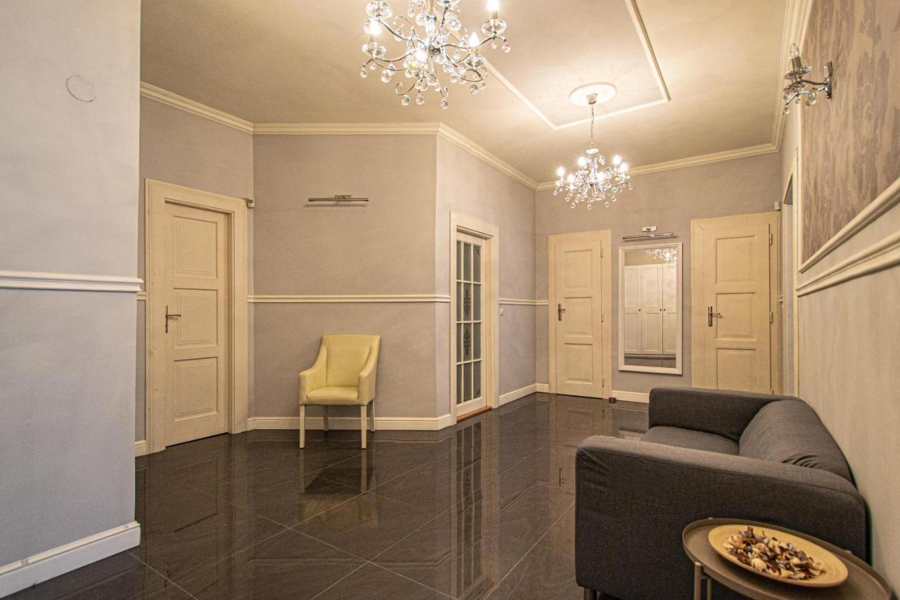 Luxury 150m2 On Wencelas Square With Private Garage Appartement